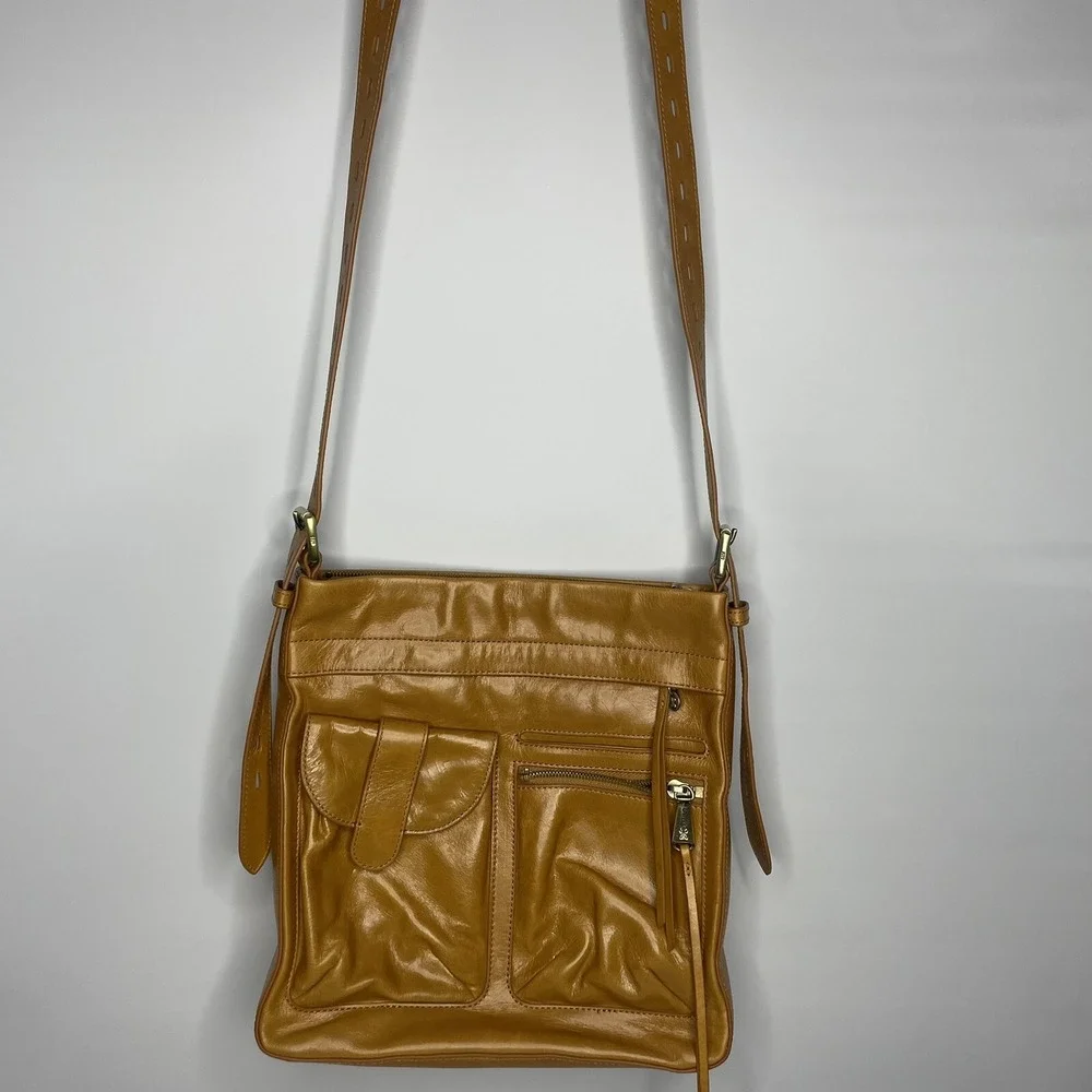 Hobo Leather Crossbody Bag‎ Purse Handbag Honey Caramel Color Zip Pockets